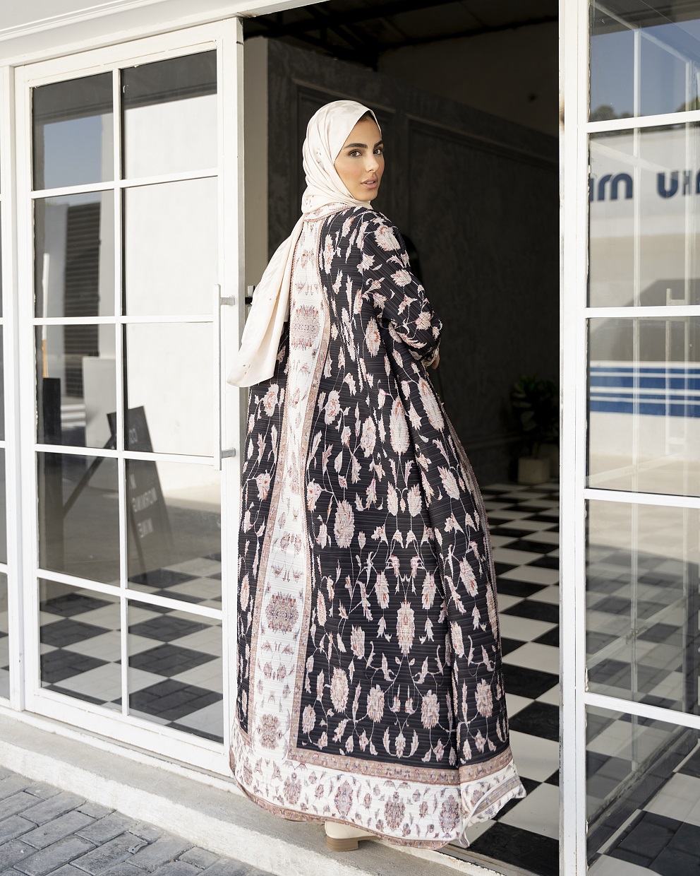 عبا پلیسه نفیس